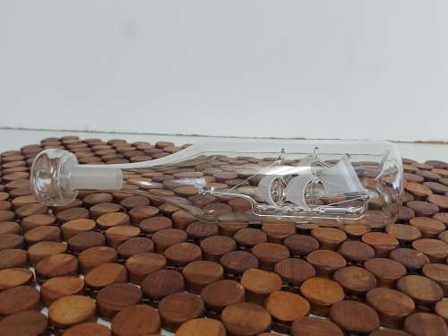 EXQUISITE SHIP IN A BOTTLE  GLASS BLOWN