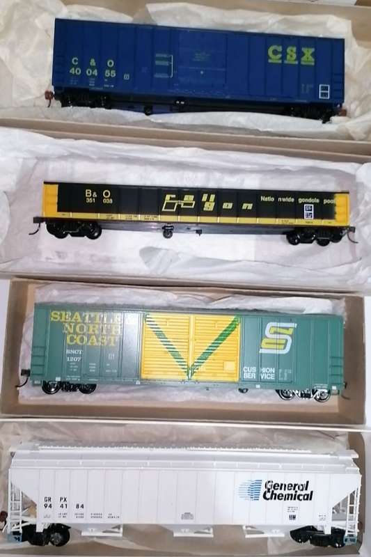 HO Scale Rolling Stock Bundle