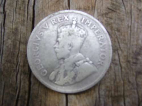 1927 UNION OF SA. HALF CROWN 11.31 GRAMS SILVER. MINTAGE ONLY 193653. KEY DATE.