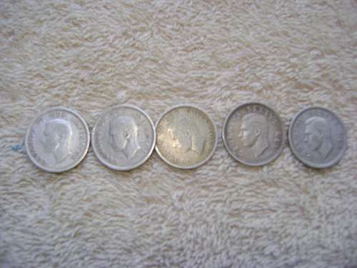 5 UNION 80% SILVER SIXPENCES. 1940,1943,1947,1948 AND 1950. BID PER 1 FOR 5 TAKEN.