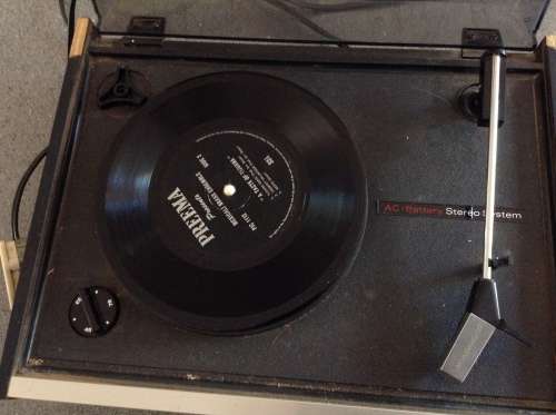 SANYO STERIO PHONOGRAPH PORTABLE SOLID STATE RECORD PLAYER.MODEL G--2517. SHIPPING R150 SEE DESCRIP.