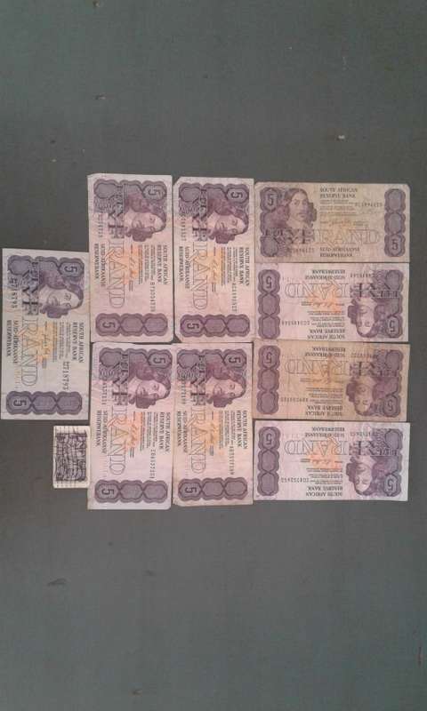 9 STALS RAND 5 BANKNOTES.