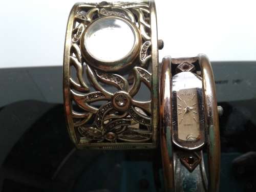 Untested Minx and an Initial ladies'wrist watches.Bid 1 taking 2