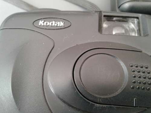 Vintage KODAK Cameras. KB10. VR35.and a KB 10.UNTESTED.BID 1 TAKING ALL.WITH POUCHES.