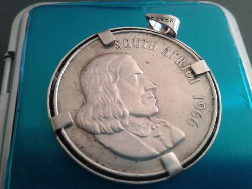 RARE SILVER 1966 RSA ENG. RAND 1 COIN WITH SILVER PENDANT ATTACHMENTS.FINE SILVER 14.5 GRAMS.