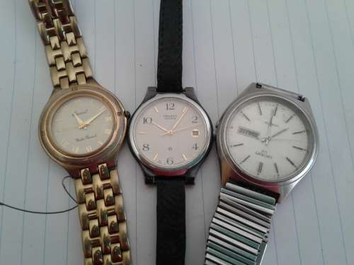 3 Vintage Orient Gent's wrist watches.UNTESTED.MAYBE battery only?Bid 1 taking 3.