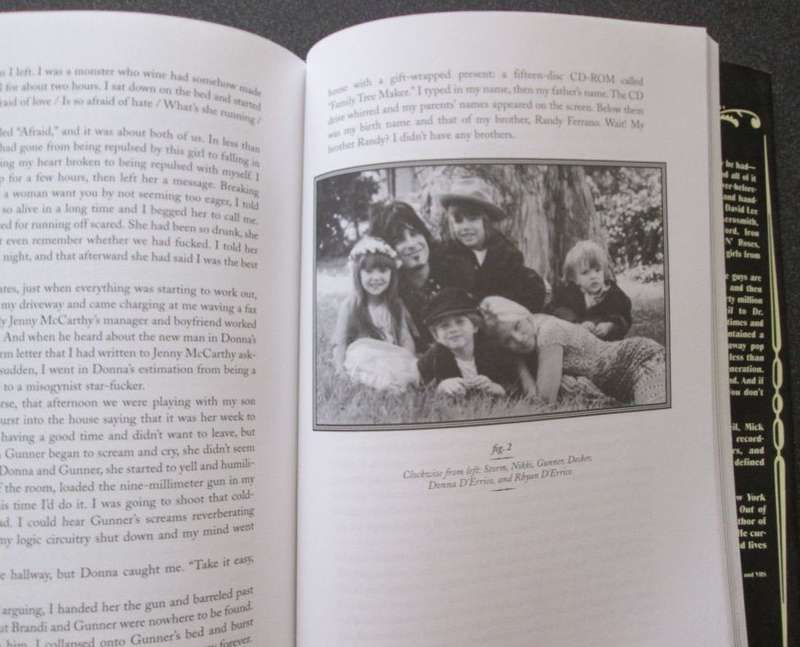 The Dirt: Confessions of the World`s Most Notorious Rock Band, Mötley Crüe