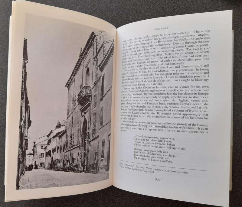 Byron`s Travels by Allan Massie, Introduction by Elizabeth Longford