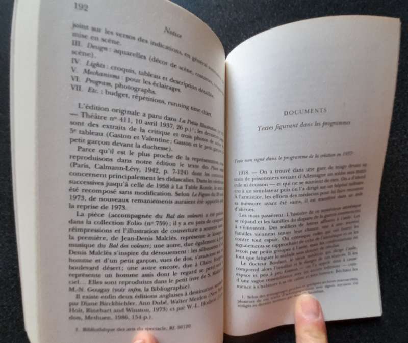 Le Voyageur sans bagage by Jean Anouilh, Edition de Bernard Beugnot, Folio Theatre, PERFECT