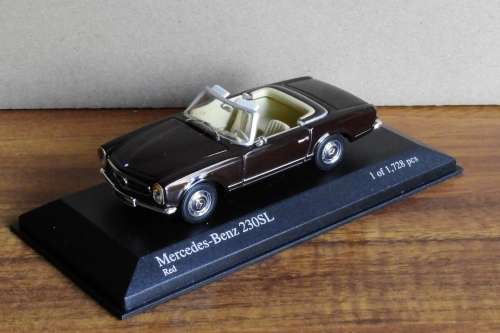 Mercedes-Benz 230SL (1965) by Minichamps
