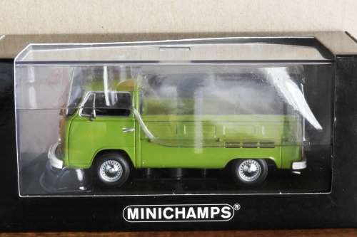 VW T2 Pritschenwagen  (1972) by Minichamps