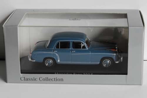 Mercedes-Benz 220S  (from 1960's) by Minichamps