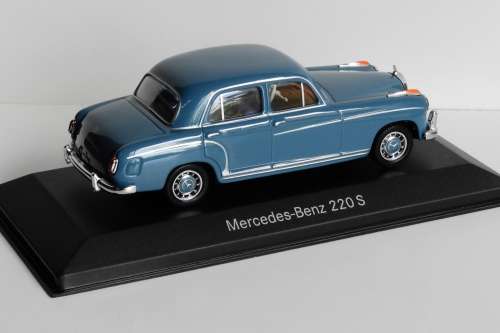 Mercedes-Benz 220S  (from 1960's) by Minichamps
