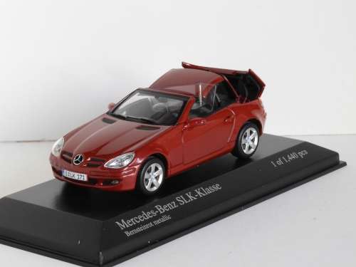 Mercedes-Benz SLK (2004) by Minichamps