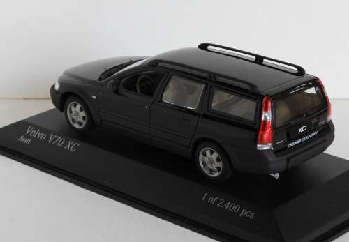 Volvo V70 XC by Minichamps