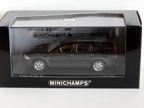 Volvo V70 XC by Minichamps
