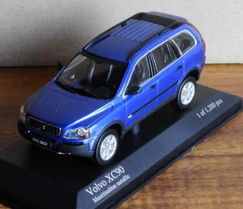 Volvo XC90 (2003) by Minichamps