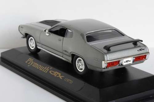 Plymouth GTX (1971) 1:43 by Yatming - Die Cast Metal Collection