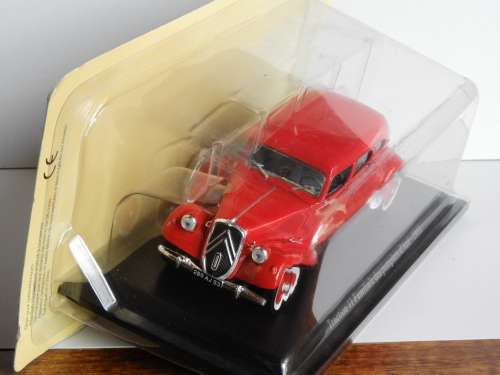 Citroen Traction 11 Familiale des pompiers dÁze (1955)  1:43 Editions Atlas