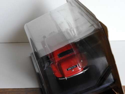 Citroen Traction 11 Familiale des pompiers dÁze (1955)  1:43 Editions Atlas