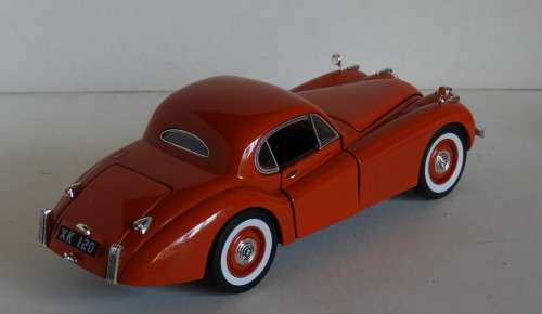 Jaguar XK120 (1949) 1:32 Signature Models