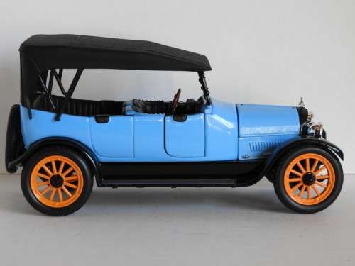 Reo Touring  (1917) 1:32 Signature Models
