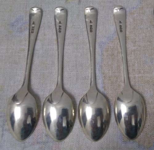 4 Walker & Hall Sterling Silver Teaspoons - 82g  -C  Pics 4 Condition