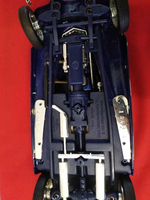 Mercedes Roadster 500SL - Model 1/18   - Please See Pictures for condition