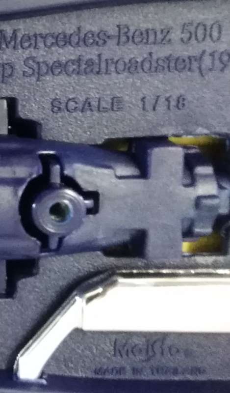 Mercedes Roadster 500SL - Model 1/18   - Please See Pictures for condition