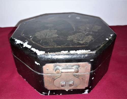A CHINESE JEWELLERY BOX & A DUTCH WOODEN CLOGS - see pictures