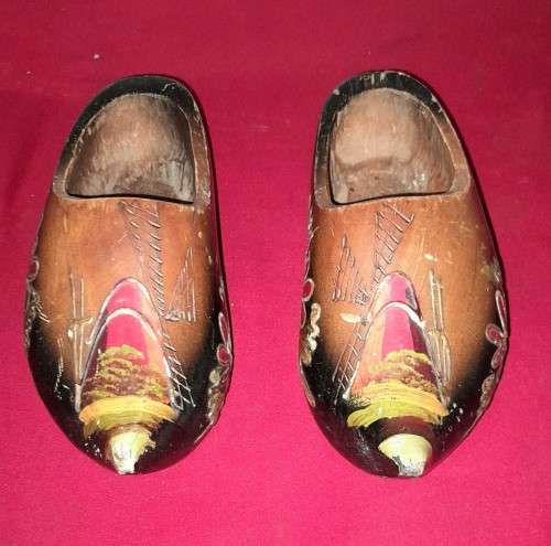 A CHINESE JEWELLERY BOX & A DUTCH WOODEN CLOGS - see pictures
