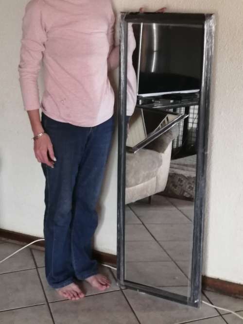 DRESS MIRROR