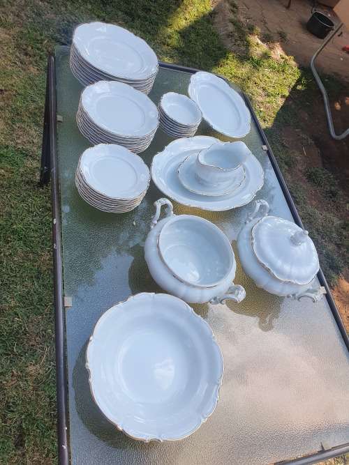 Hutschenreuther germany sylvia 1814 (37 piece dinner set) gold set