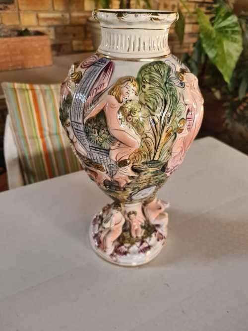 Collectable capodimonte vase 45cm