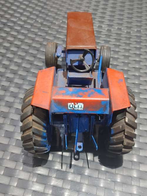 Collectable olti steel tractor