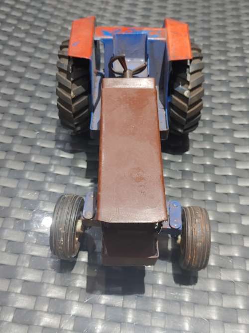 Collectable olti steel tractor