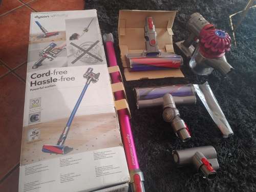 Dyson 7v fluffy cordless vacuum cleaner please read