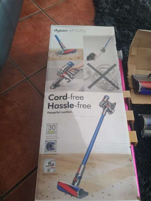 Dyson 7v fluffy cordless vacuum cleaner please read