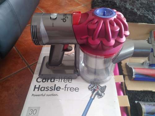 Dyson 7v fluffy cordless vacuum cleaner please read