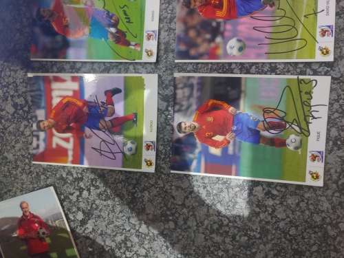 2010 spain wold cup winner pictures with signatures