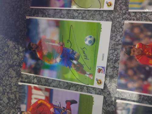 2010 spain wold cup winner pictures with signatures