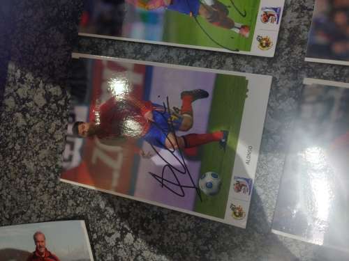 2010 spain wold cup winner pictures with signatures