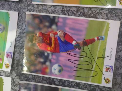 2010 spain wold cup winner pictures with signatures