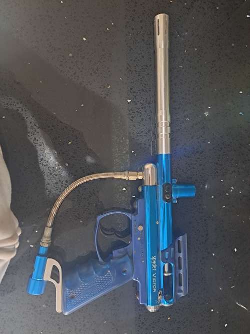 Spyder victor professional semi auto cal 68 paintball gun RETAIL VALUE R2500
