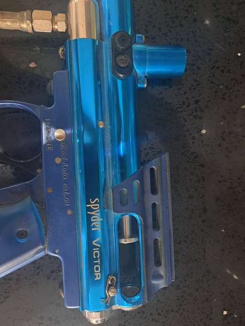 Spyder victor professional semi auto cal 68 paintball gun RETAIL VALUE R2500