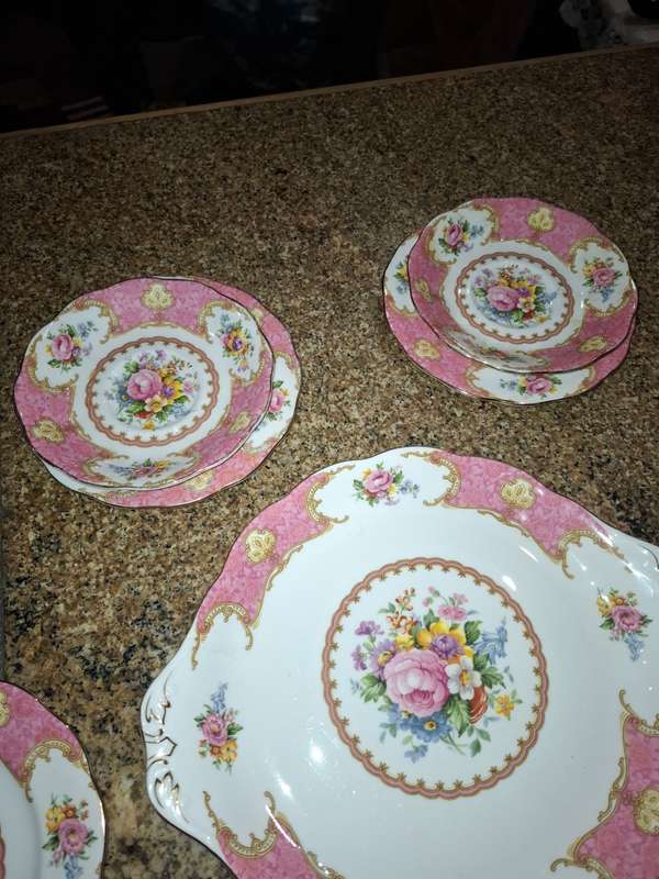 Royal albert lady carlyle assorted plates