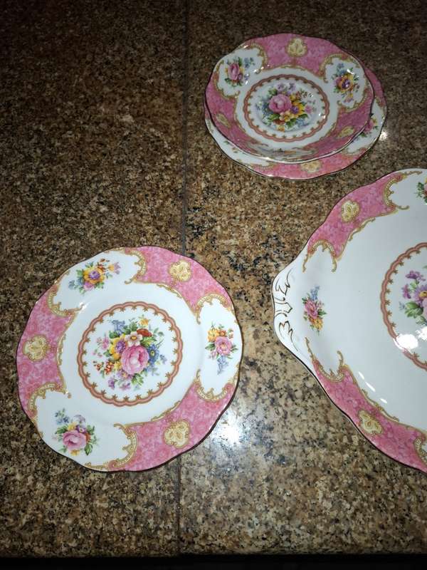 Royal albert lady carlyle assorted plates