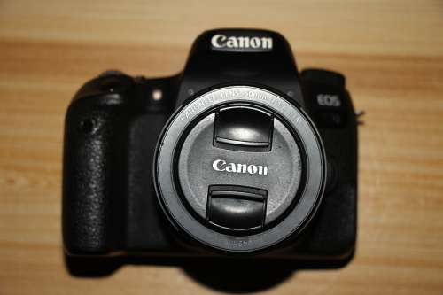 Canon EOS 77D
