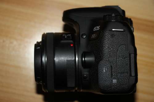 Canon EOS 77D