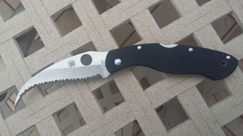 Serf defense EDC Karambit type Tactical Folding Knife